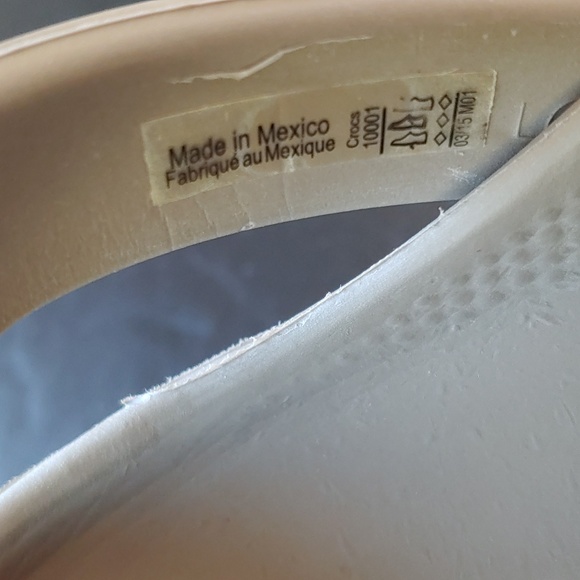 Classic Crocs Size 7 - Picture 4 of 4